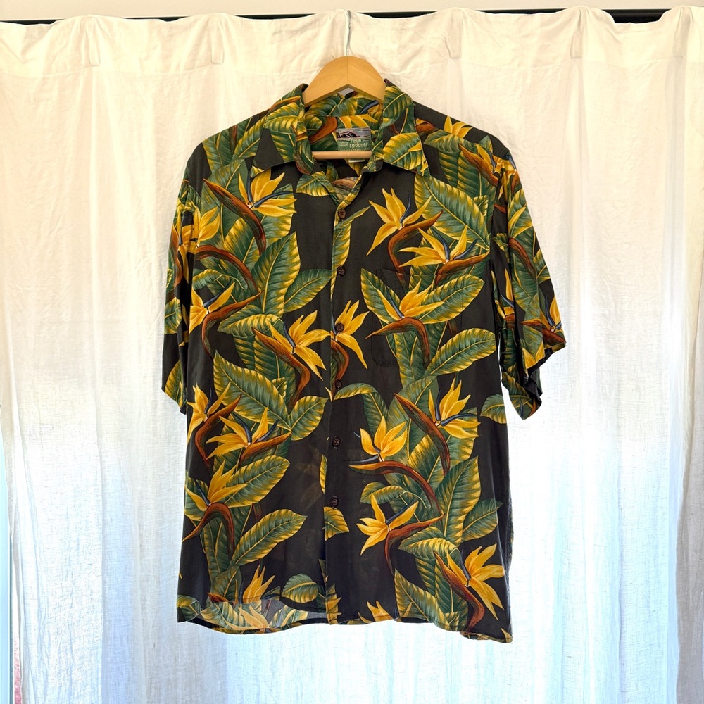 Reyn Spooner Vintage Hawaiin Shirt- Size M/L in Tropical Black and Green